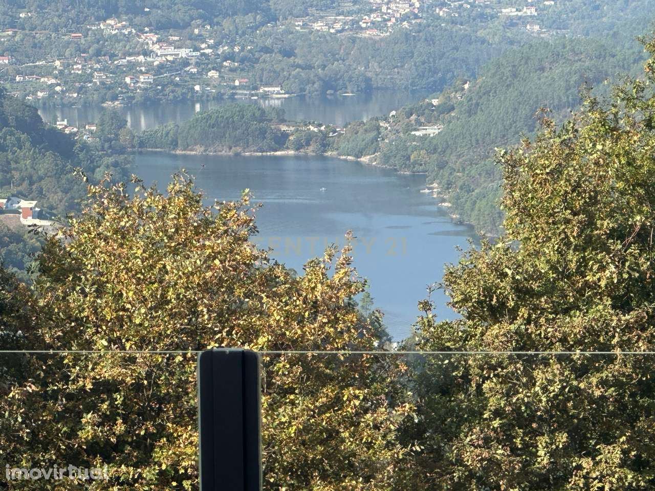 Encantadora Moradia T3 Térrea na zona do geres Vistas Rio , Piscina e - Grande imagem: 3/42