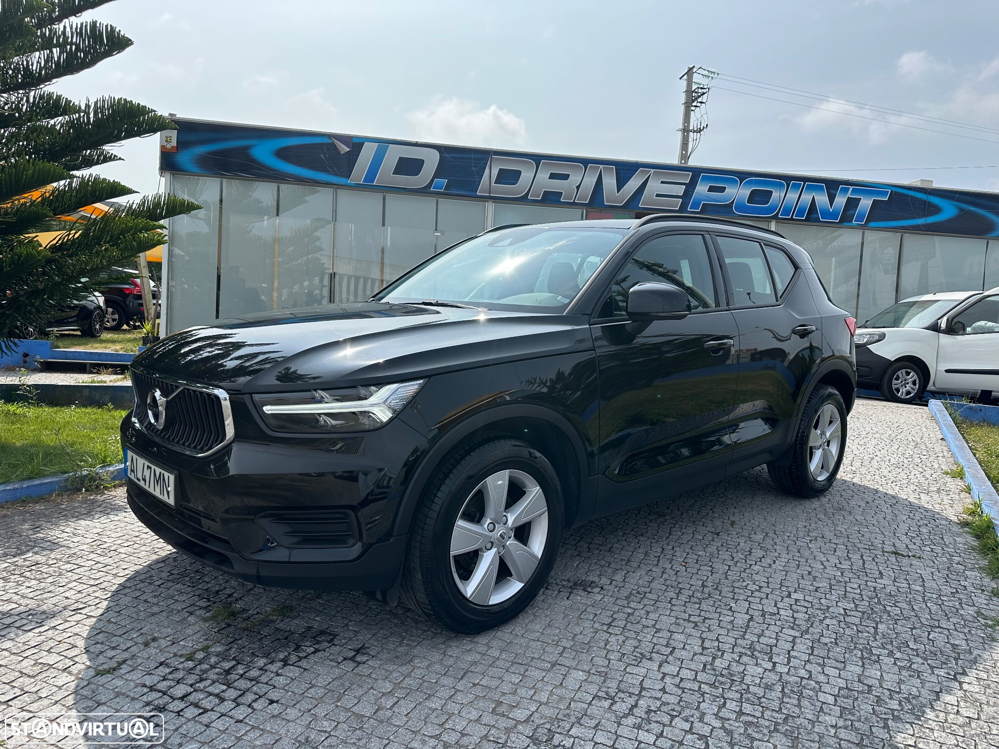 Volvo XC 40 1.5 T2 Momentum Plus - 13