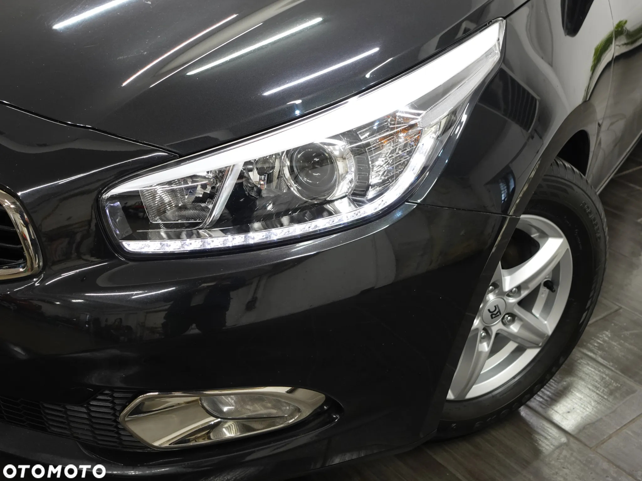 Kia Ceed 1.6 GDI ISG SW Spirit - 15