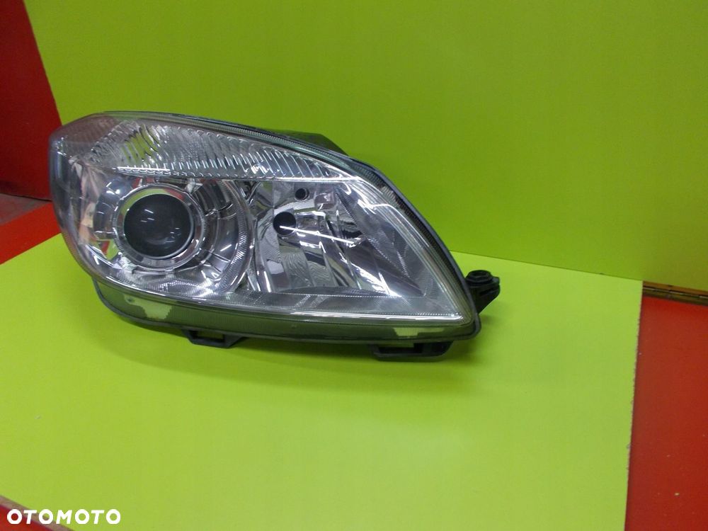 SKODA FABIA II ROOMSTER 06-10 LAMPA PRAWA PRZÓD PRZEDNIA SOCZEWKA - 2
