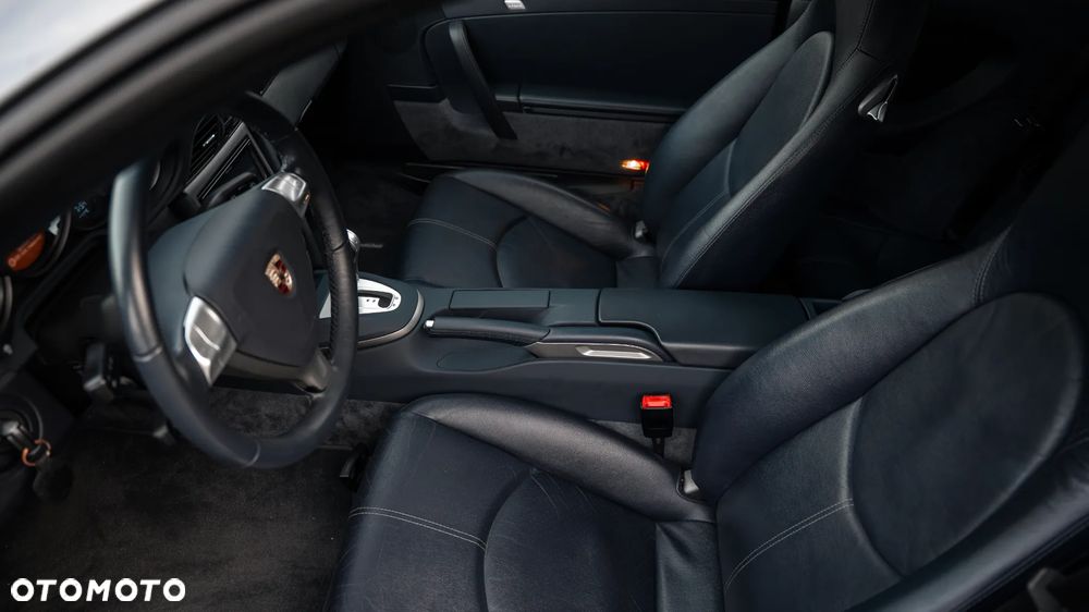 Porsche 911 Carrera 4 PDK - 12