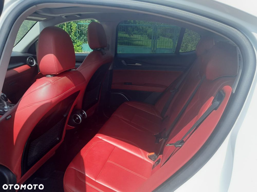 Alfa Romeo Stelvio 2.0 Turbo 16V AT8-Q4 Executive - 13