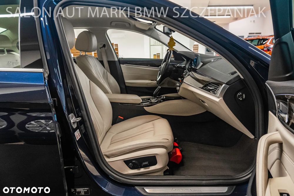 BMW Seria 5 520d xDrive Luxury Line - 32
