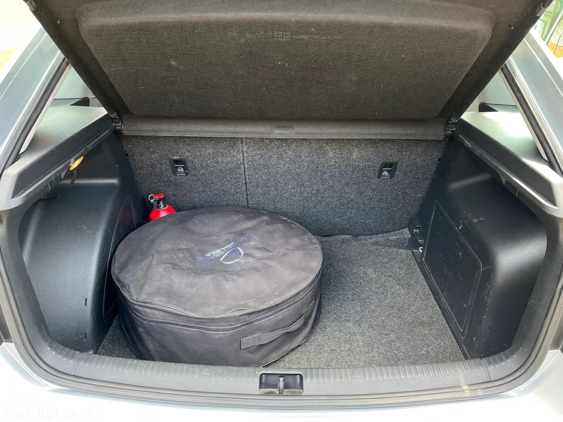 Skoda RAPID 1.2 Active - 12