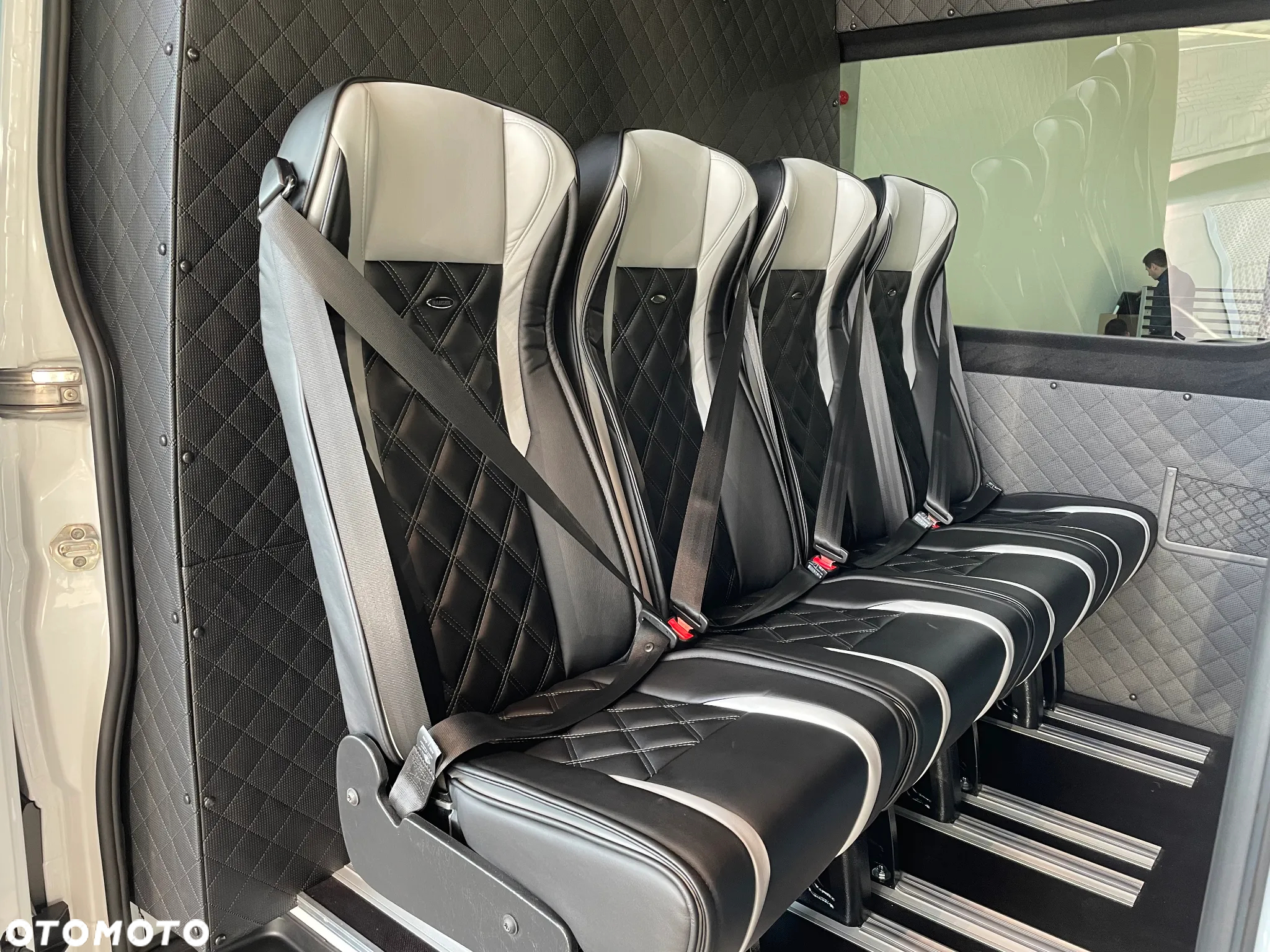 Mercedes-Benz Sprinter 317 CDI Długi 7 osobowy - 11