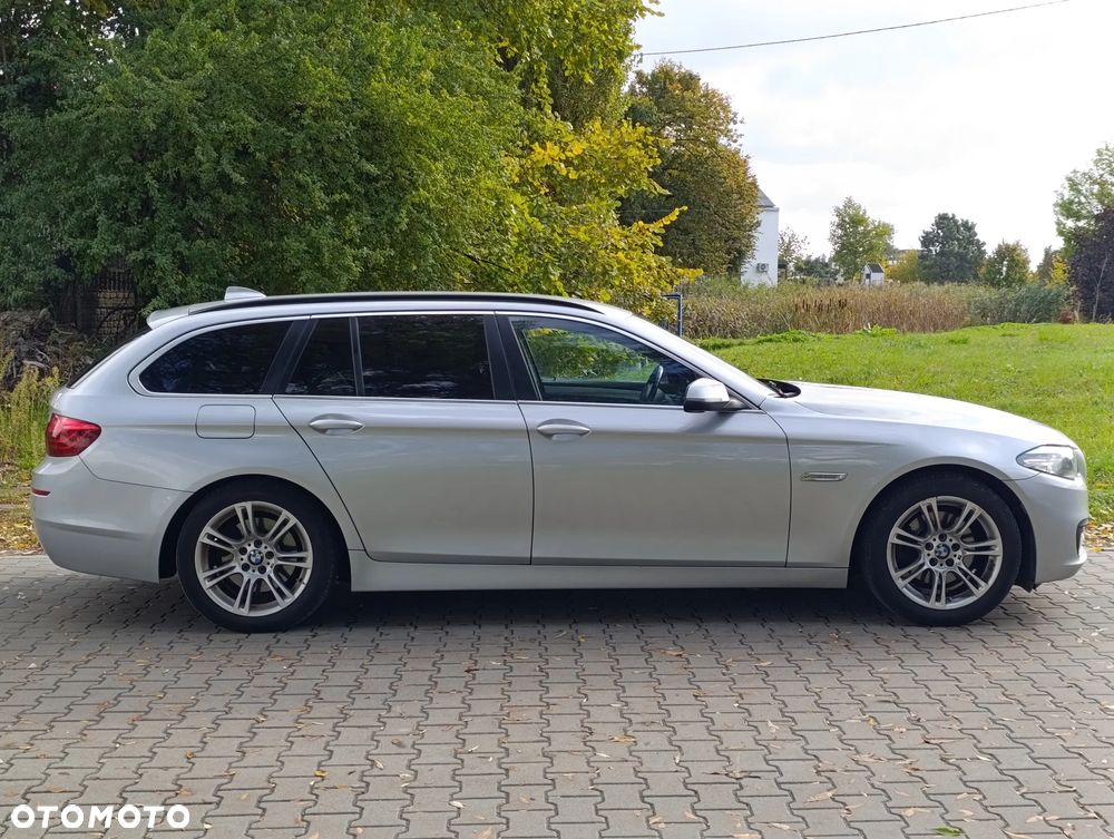 BMW Seria 5 520d xDrive Touring - 6