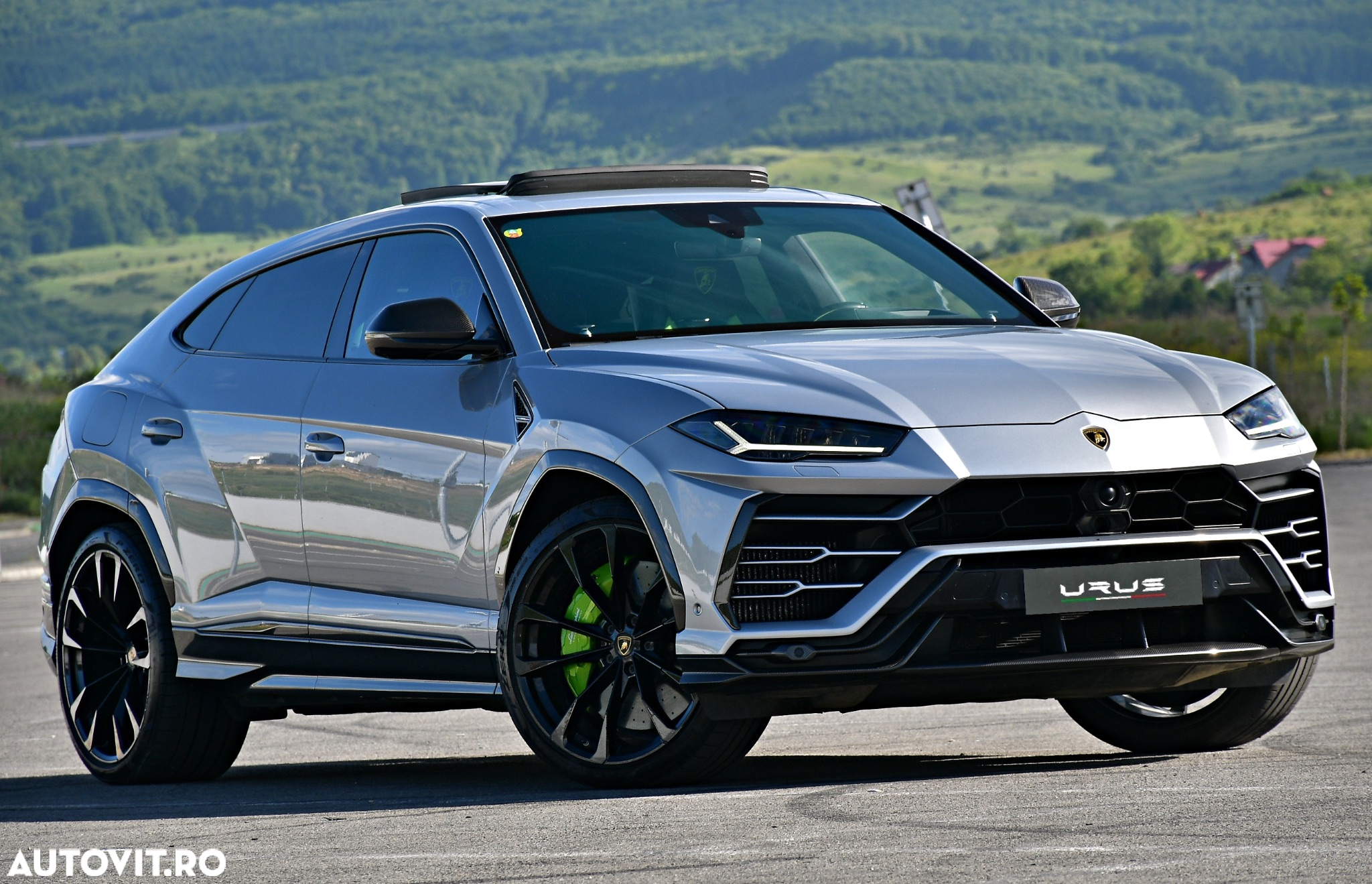 Lamborghini URUS Standard - 5