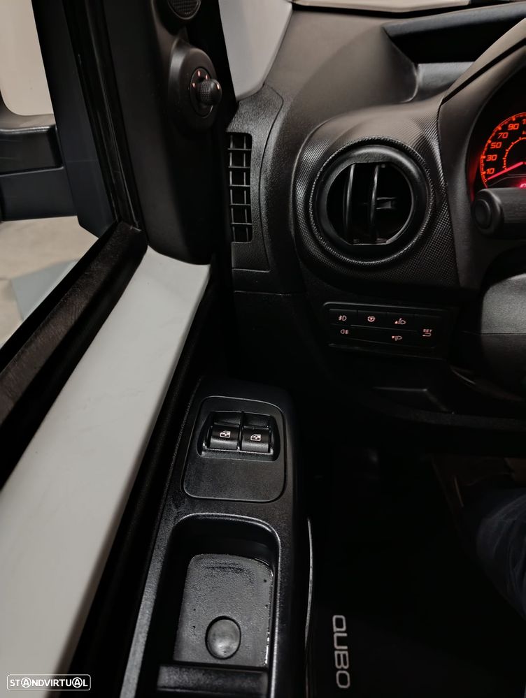 Fiat Fiorino 1.3 M-jet Adventure - 22