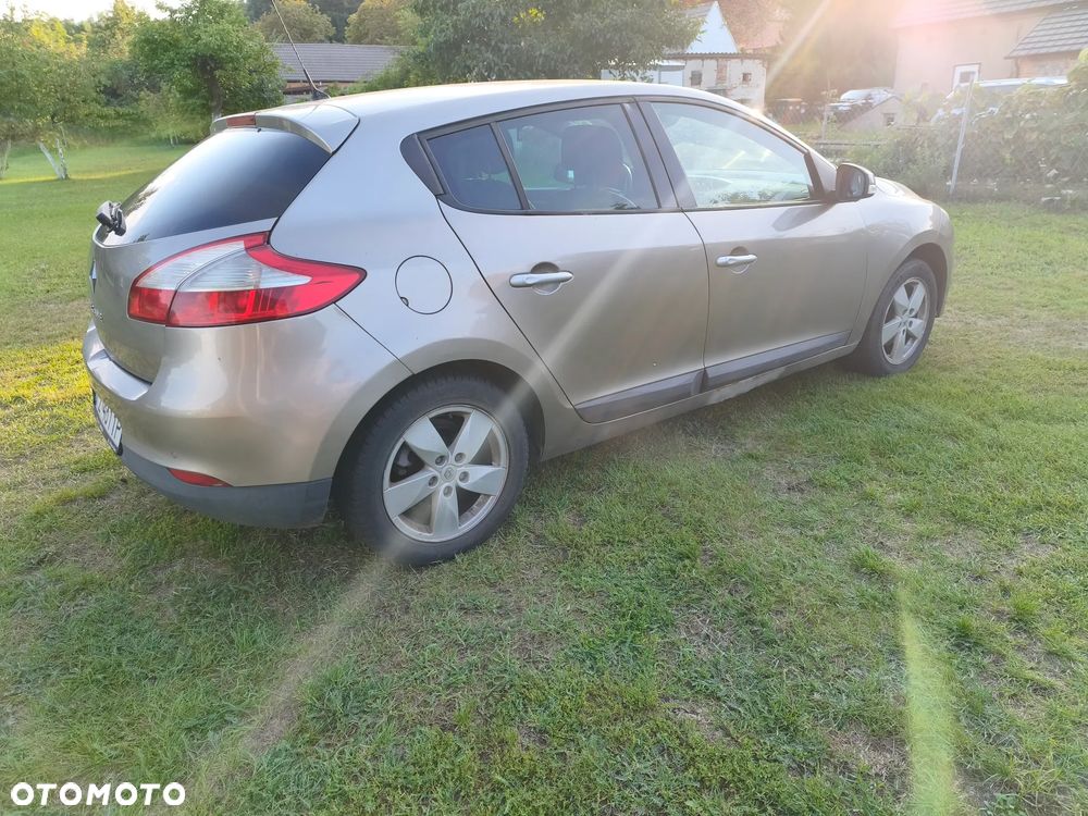 Renault Megane 1.6 16V Color Edition - 5