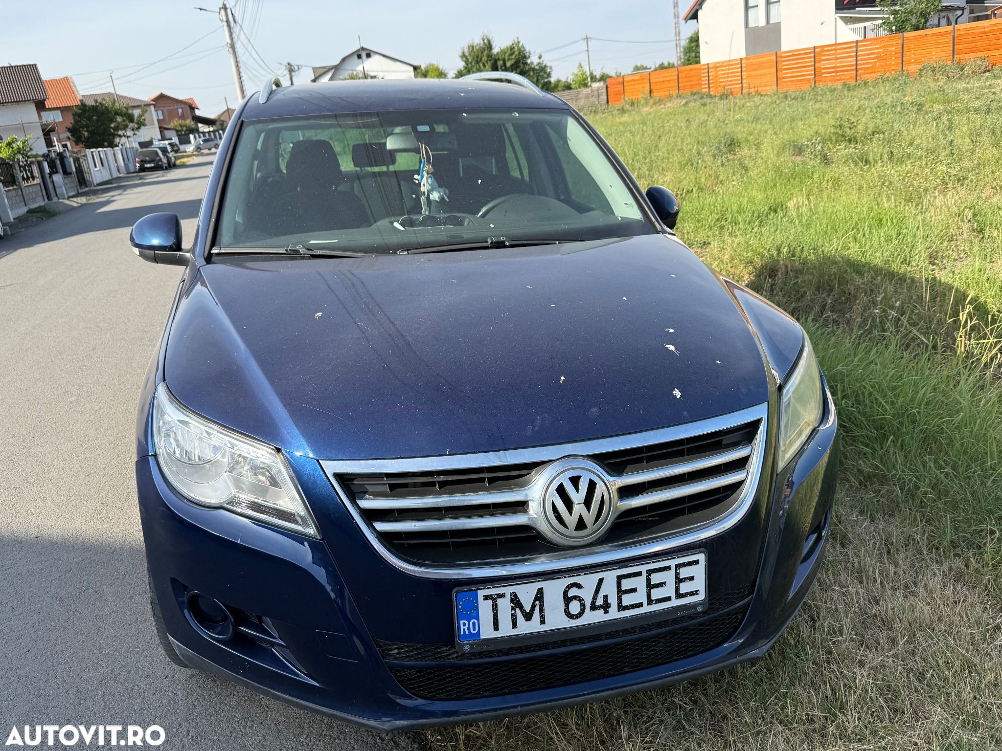 Volkswagen Tiguan - 1