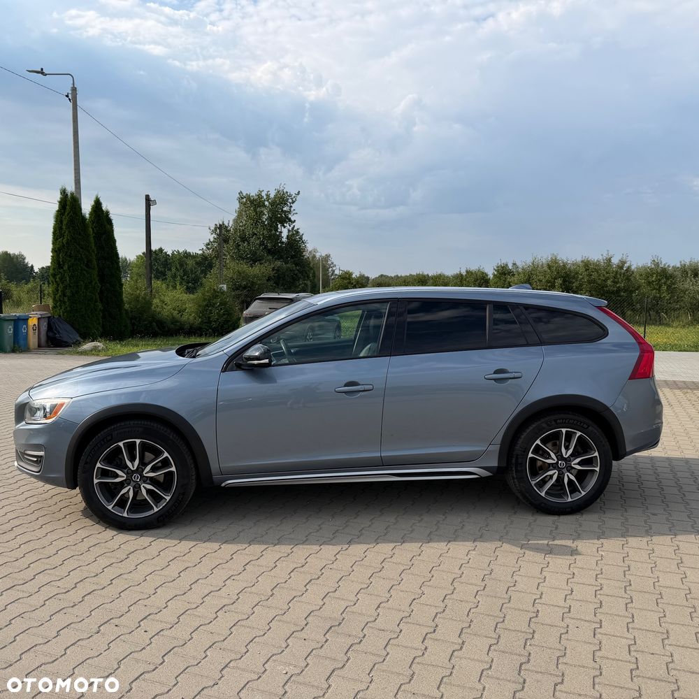 Volvo V60 Cross Country - 6