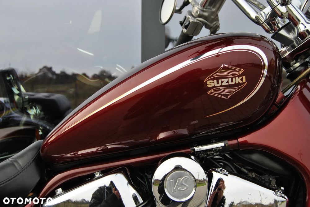 Suzuki Intruder - 38