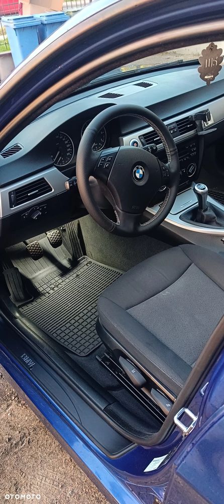 BMW Seria 3 318i - 6