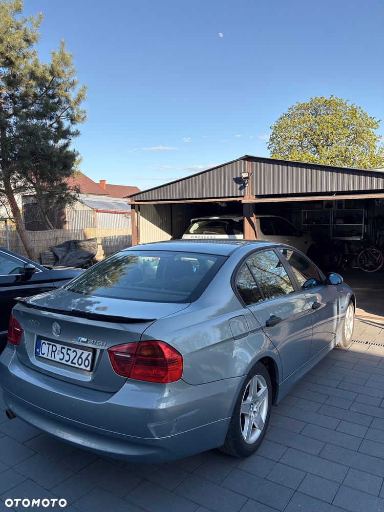 BMW Seria 3 318i - 5