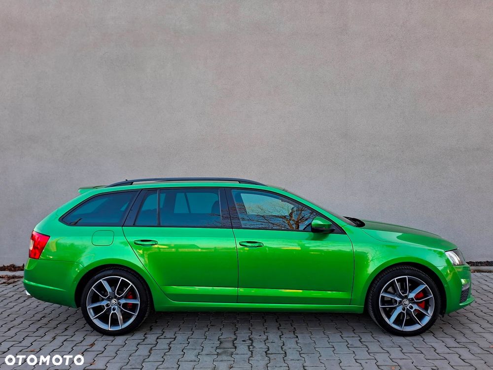 Skoda Octavia 2.0 TDI DSG RS - 9