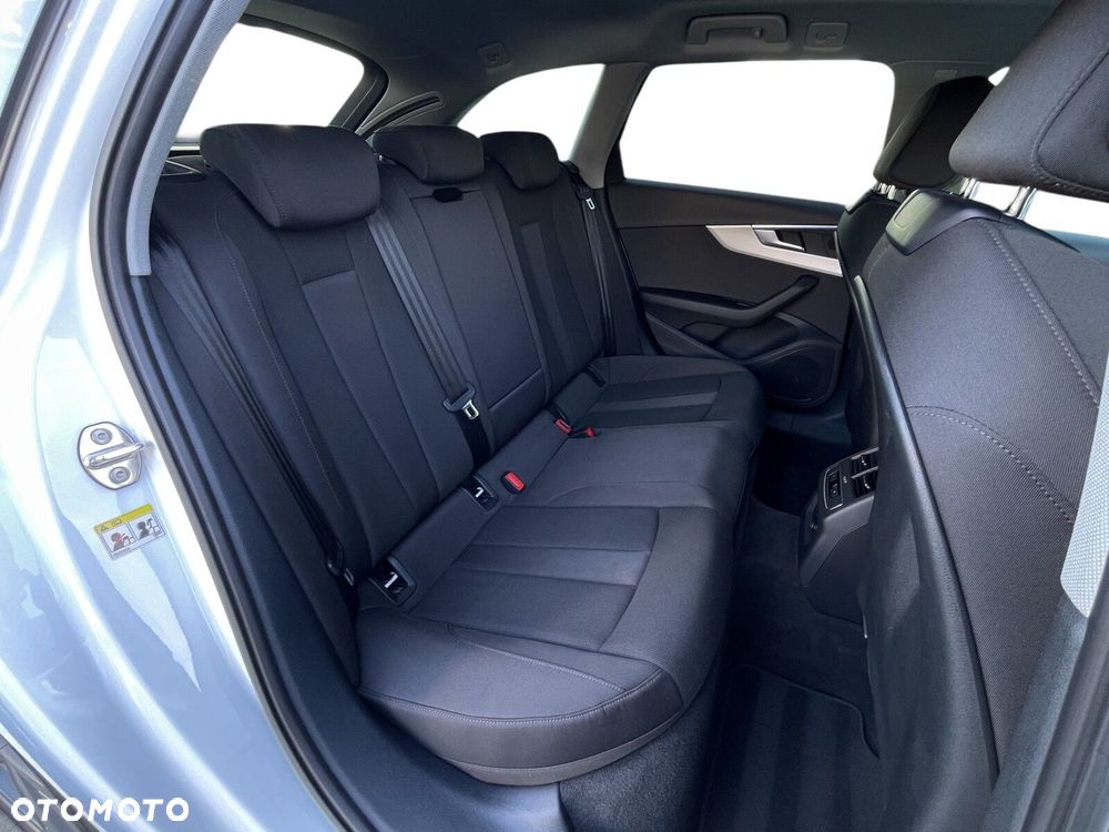 Audi A4 Avant 35 TFSI mHEV S Line S tronic - 16
