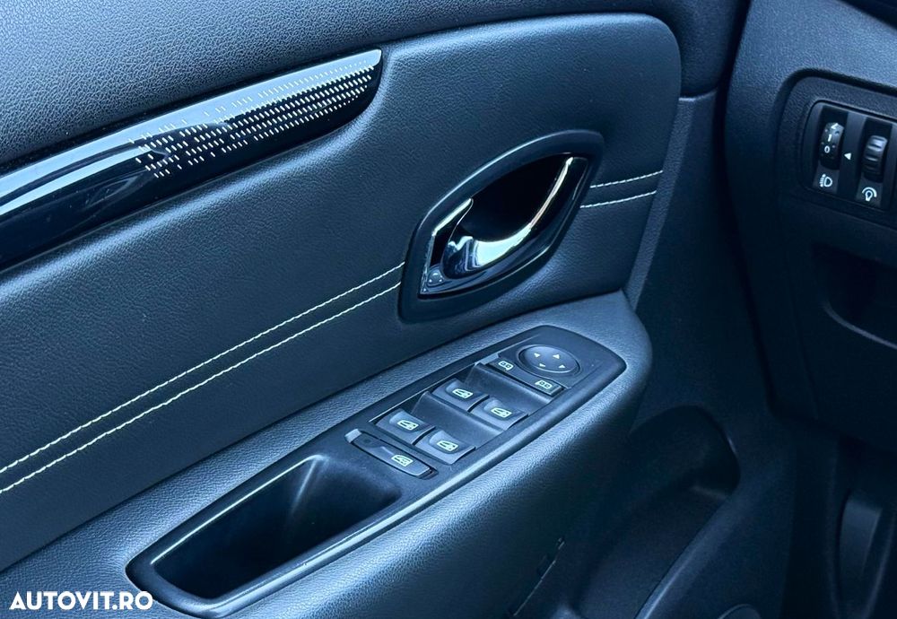 Renault Grand Scenic 1.6 dCi Stop&Start Energy Privilege - 26