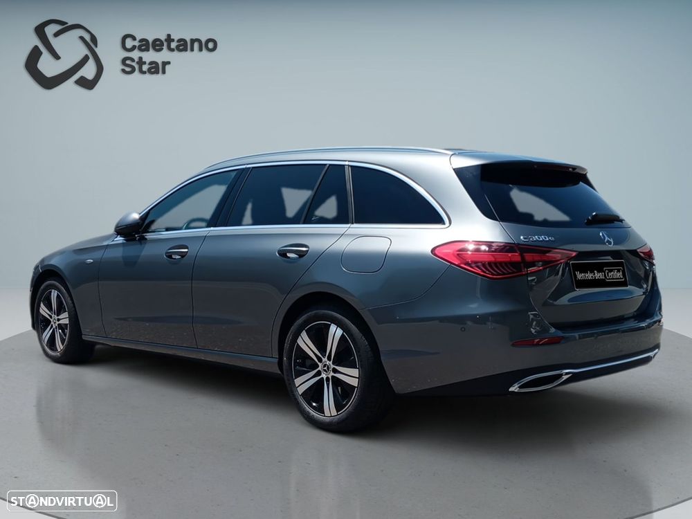 Mercedes-Benz C 300 e Avantgarde — fotografia 4