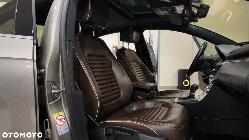 Volkswagen Passat 3.6 V6 4Motion DSG Exclusive - 24