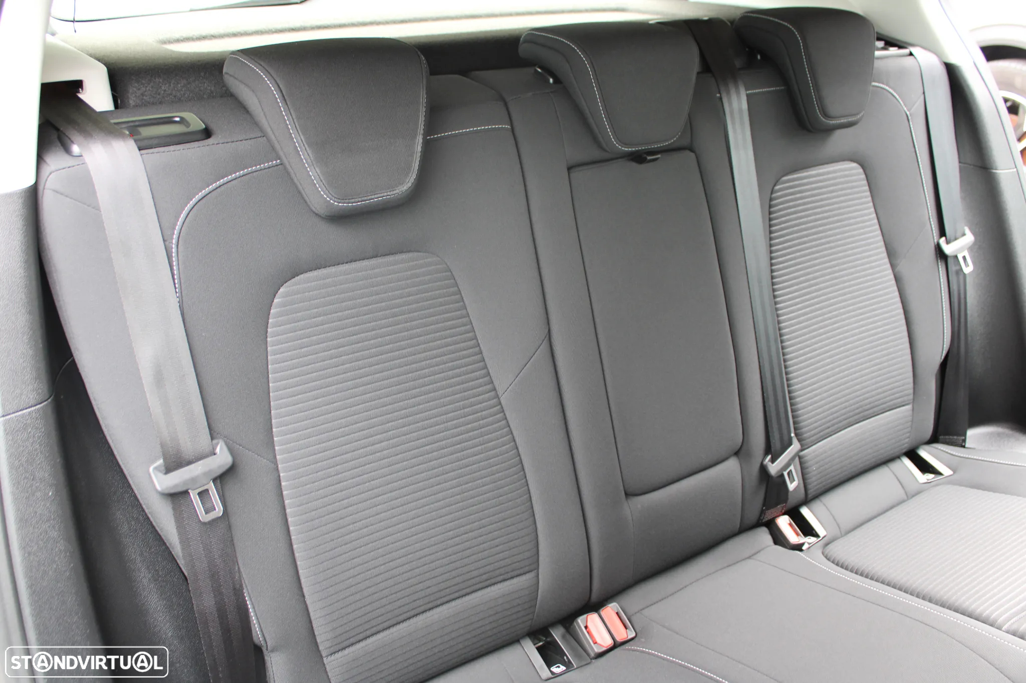 Ford Focus 1.5 TDCi EcoBlue Business Aut. - 36