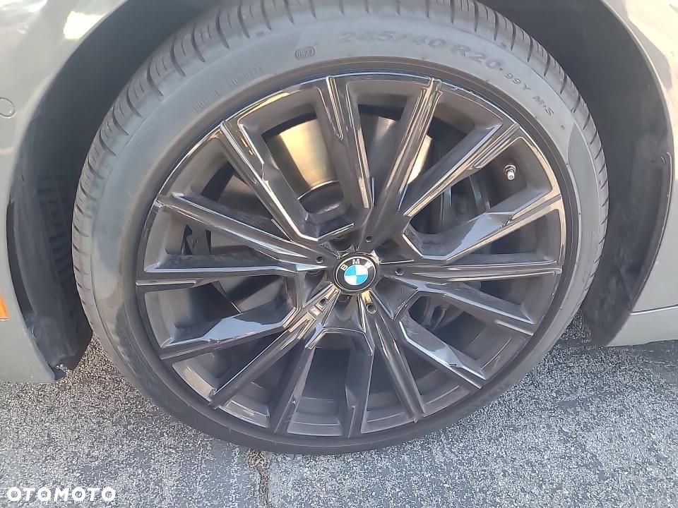 BMW Seria 7 740i sport - 18