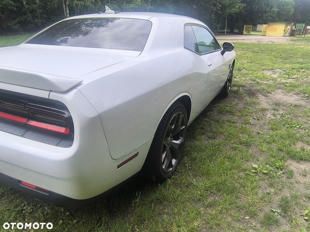 Dodge Challenger - 3