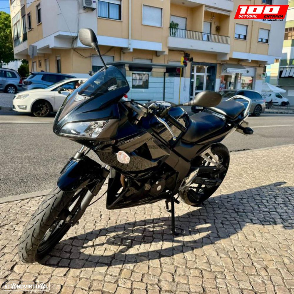 Honda CBR 125 - 1