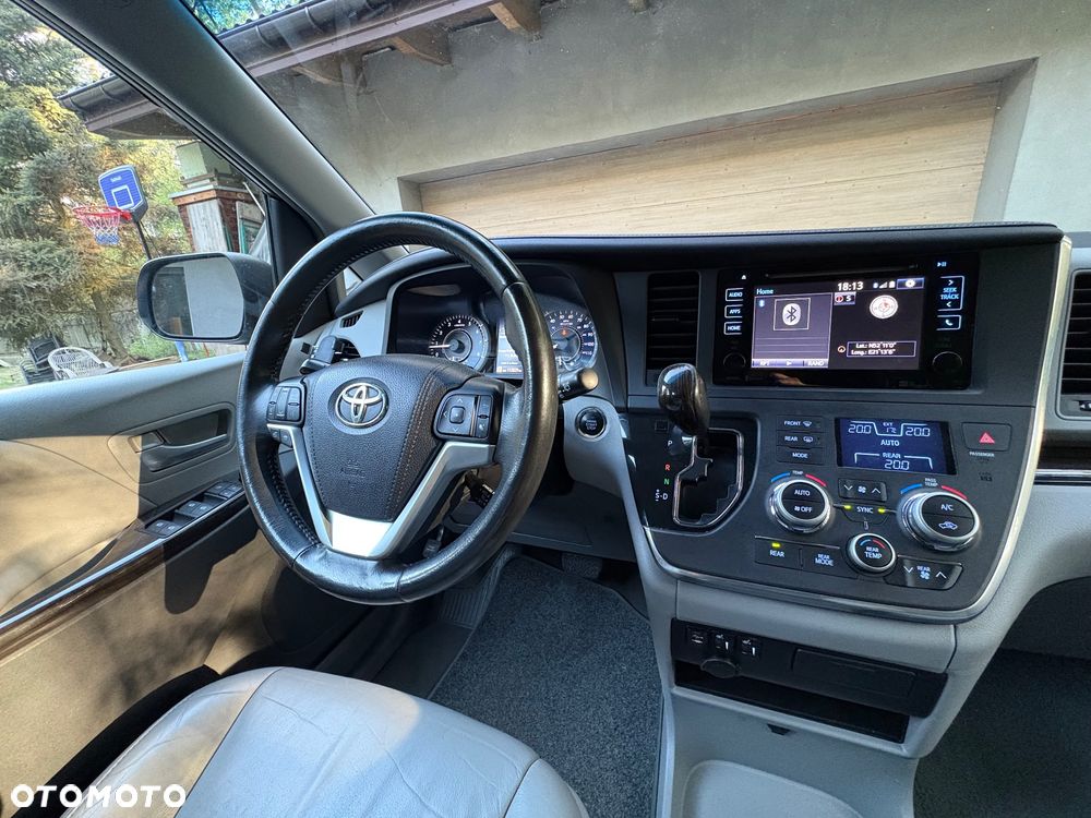 Toyota Sienna 3.5 V6 SE - 34