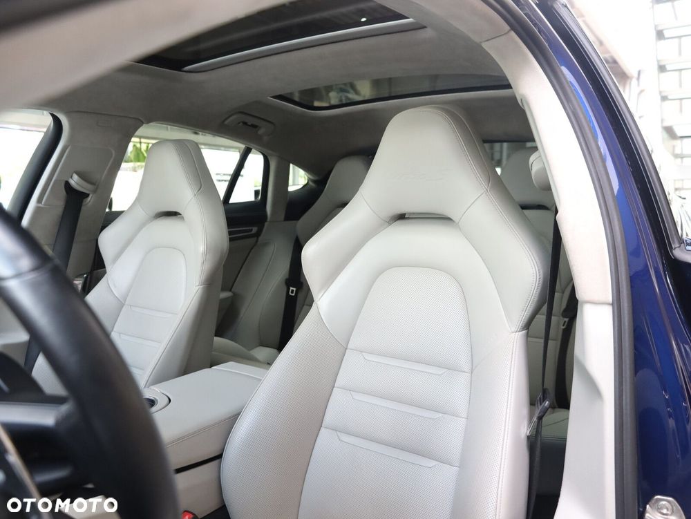 Porsche Panamera Turbo S - 16