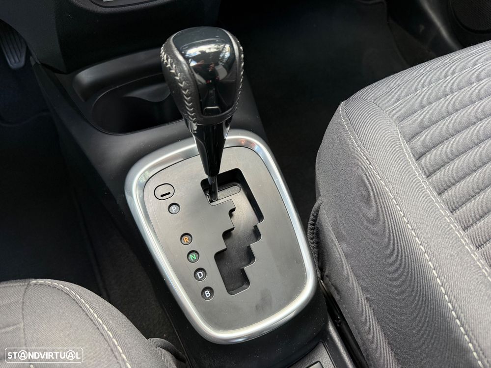 Toyota Yaris 1.5 HSD Comfort+P.Style - 27