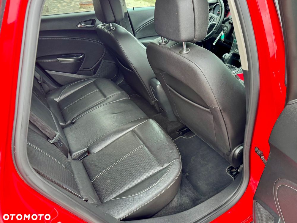 Opel Astra 1.6 Turbo Edition - 24
