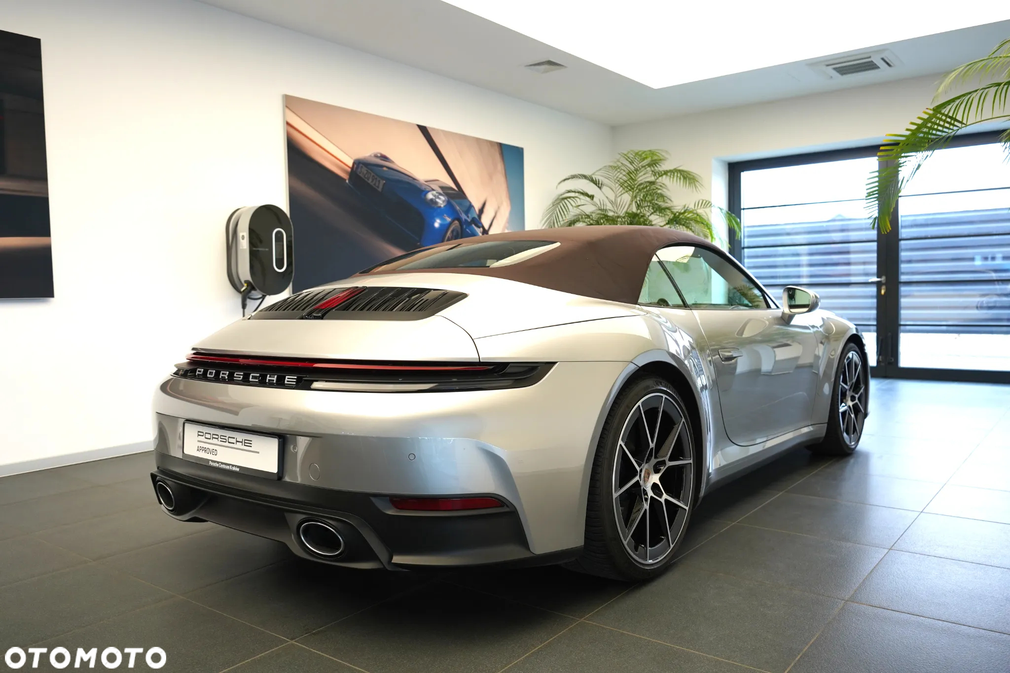 Porsche 911 Carrera Cabrio - 6