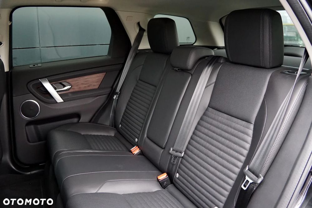 Land Rover Discovery Sport - 24