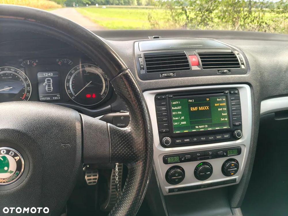 Skoda Octavia 2.0 TSI RS - 12