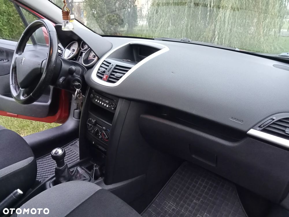 Peugeot 207 1.4 16V Trendy - 15