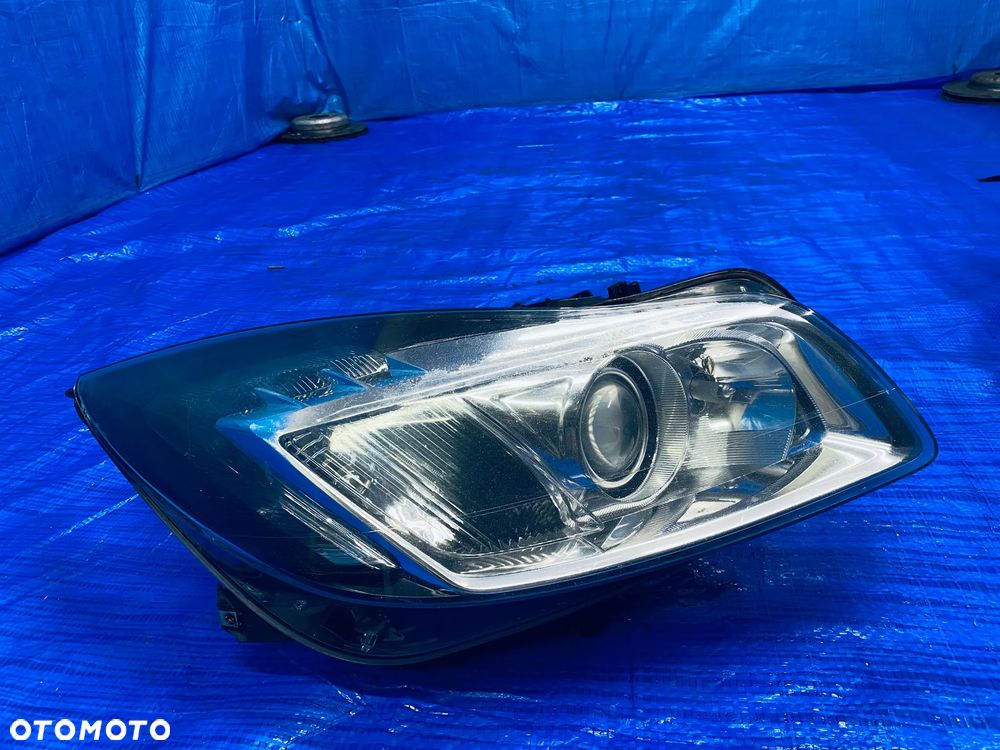 REFLEKTOR LAMPA LEWA PRAWA LEWY PRAWY PRZÓD PRZEDNIA XENON KSENON BI-XENON SKRĘTNY OPEL INSIGNIA A 2008- ; 13226792 13226793 1ZT009631-01 1ZT009631-02 ORYGINAŁ EUROPA - 7
