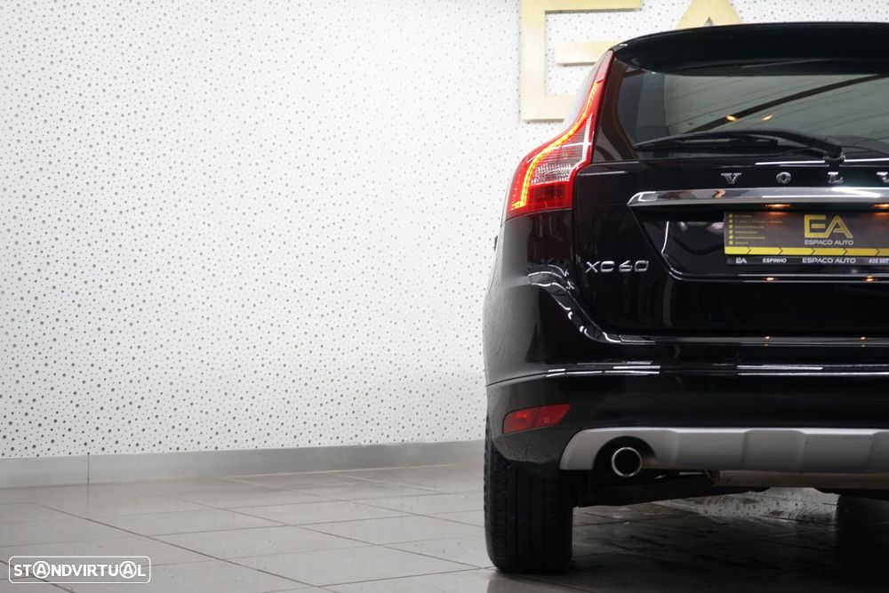 Volvo XC 60 2.0 D3 Momentum Geartronic - 7