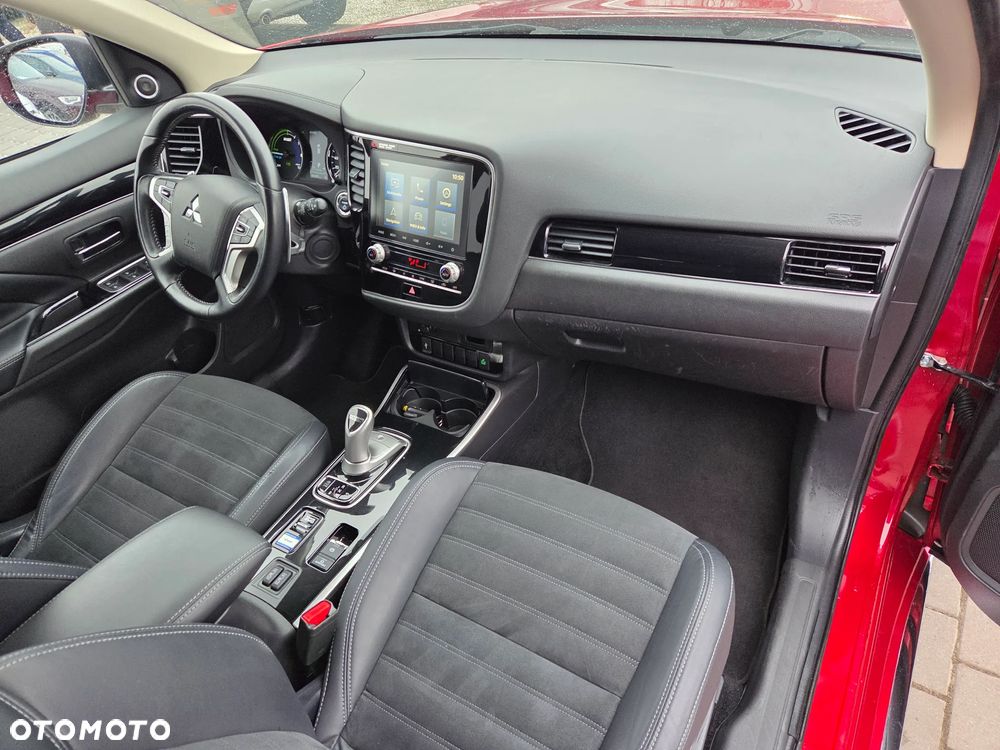 Mitsubishi Outlander - 17