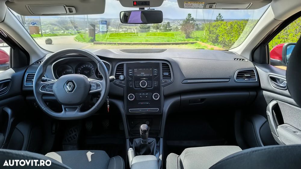 Renault Megane TCe Business - 14