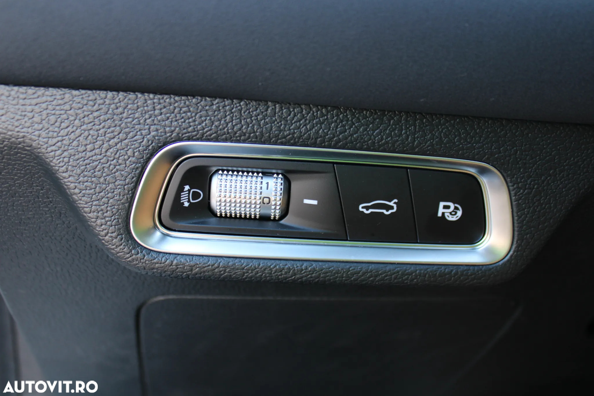 Geely Coolray - 31