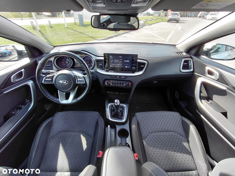 Kia Ceed 1.5 T-GDI M - 12