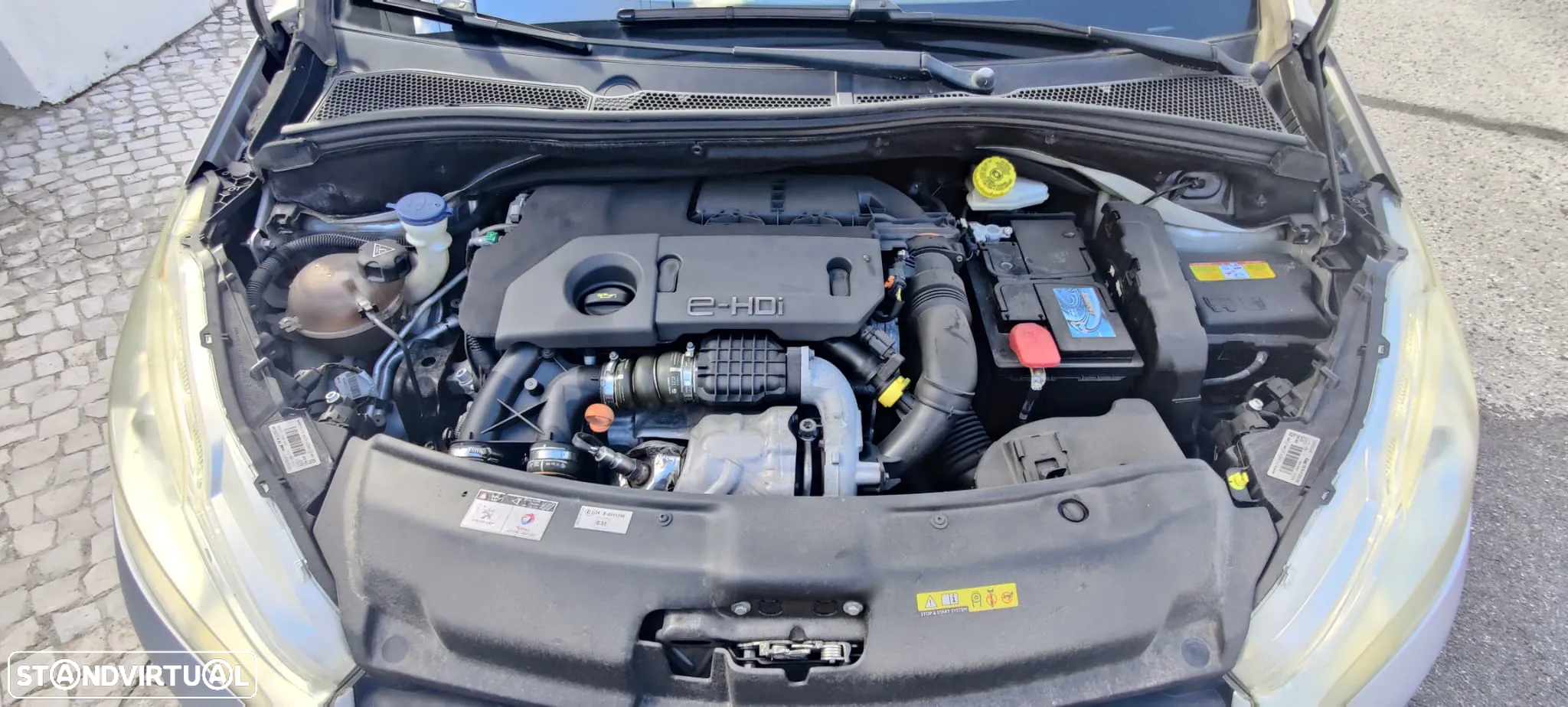 Peugeot 208 1.6 e-HDi Ice Velvet - 13