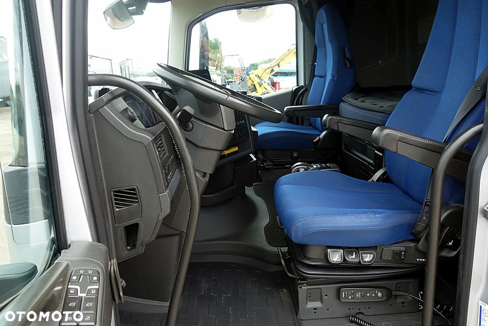 Volvo FH 540 JEDEN WŁAŚCICIEL PROSTO Z NIEMIECKIEJ FIRMY,FULL LED,PEŁNYE SPOJLERY,RETARDER,PEŁNA PODUSZKA - 20