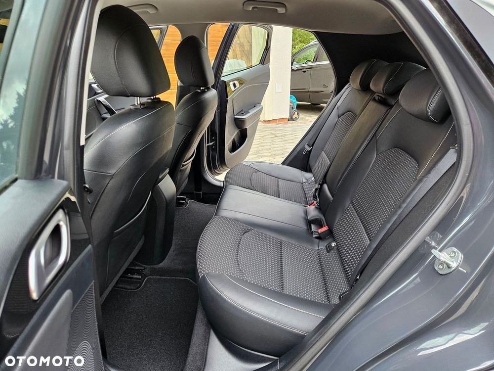 Kia XCeed - 22