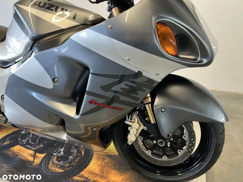 Suzuki GSX - 20