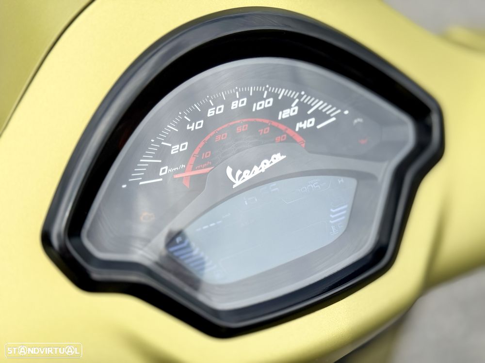 Vespa GTS Super Ambizioso Green Matt - 17