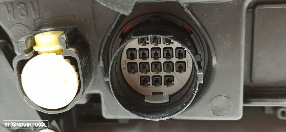 FAROL ESQUERDO LAND ROVER DISCOVERY 4 TDV6 S - 6