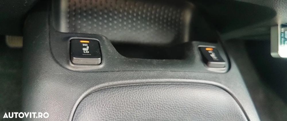 Toyota Corolla 1.8 HSD Dynamic - 17