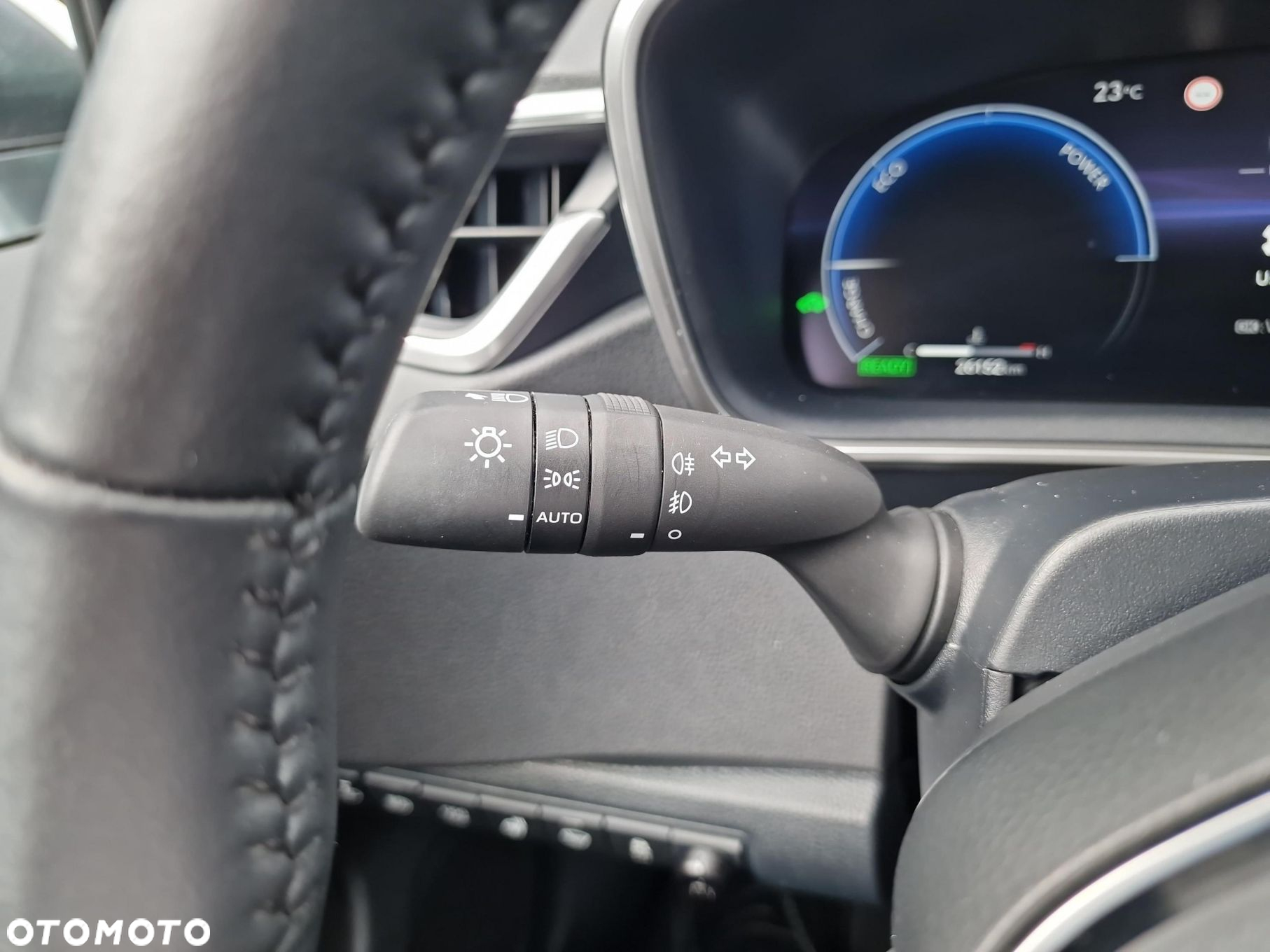 Toyota Corolla 1.8 Hybrid Comfort - 23
