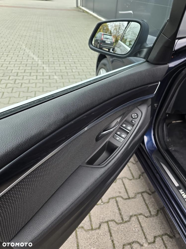 BMW Seria 5 530d Touring - 11